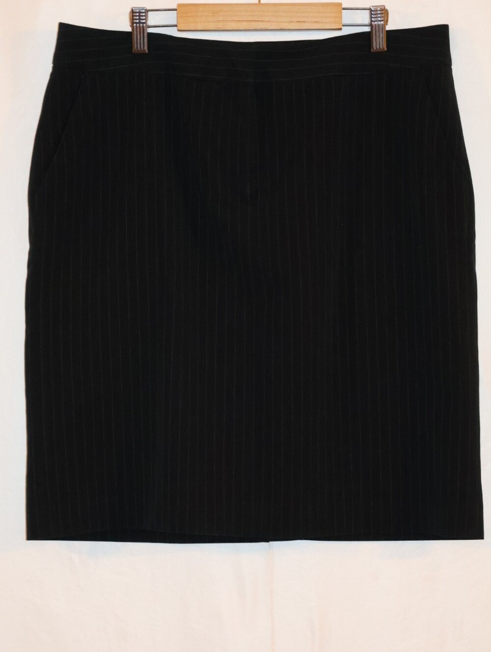 Isaac Mizrahi Black Pinstripe Pencil Skirt.
